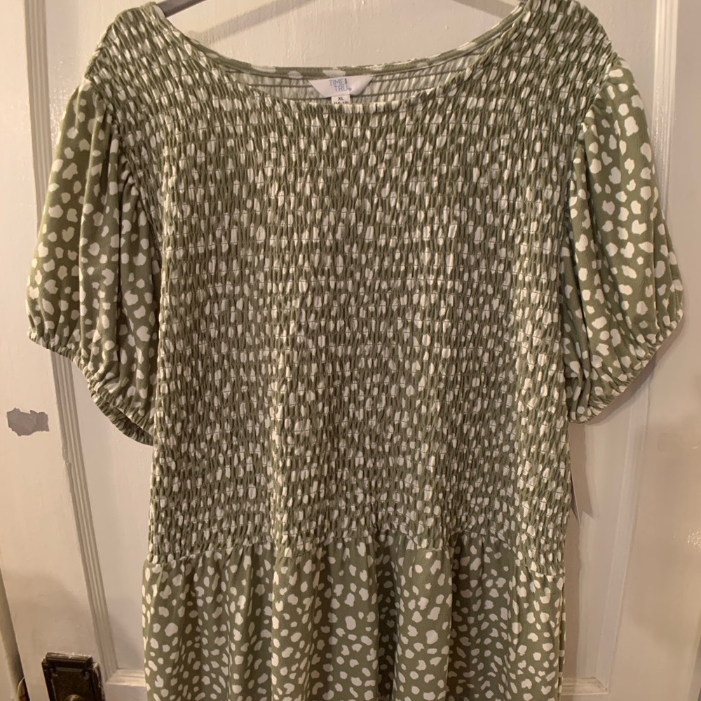 Time and Tru Speckled Green Top